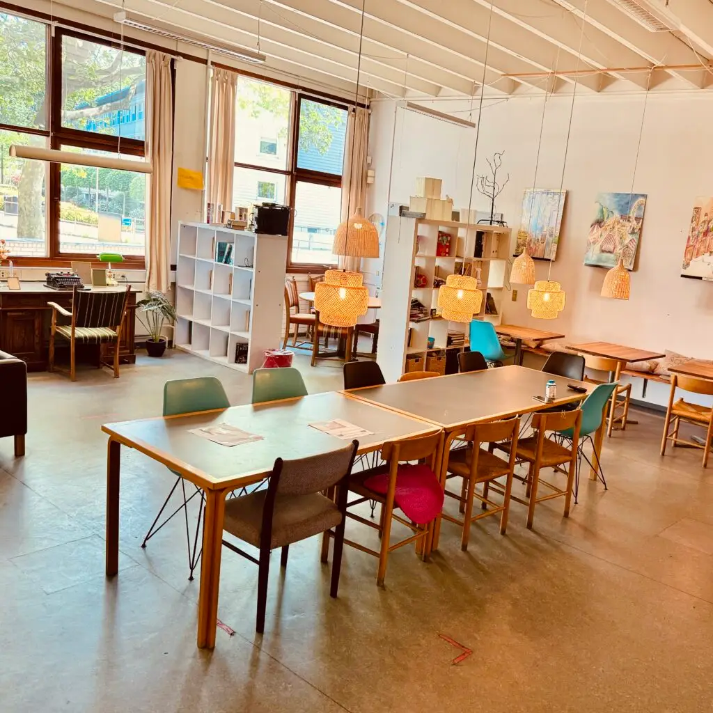 Indretning på Cafebiblioteket